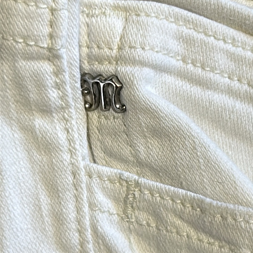 Woman’s Miss Me white distressed, signature capris - size 30 - Picture 16 of 16